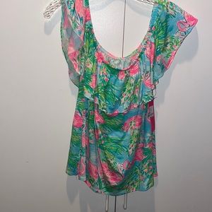Adorable Lilly Pulitzer top!🌟🌟🌟